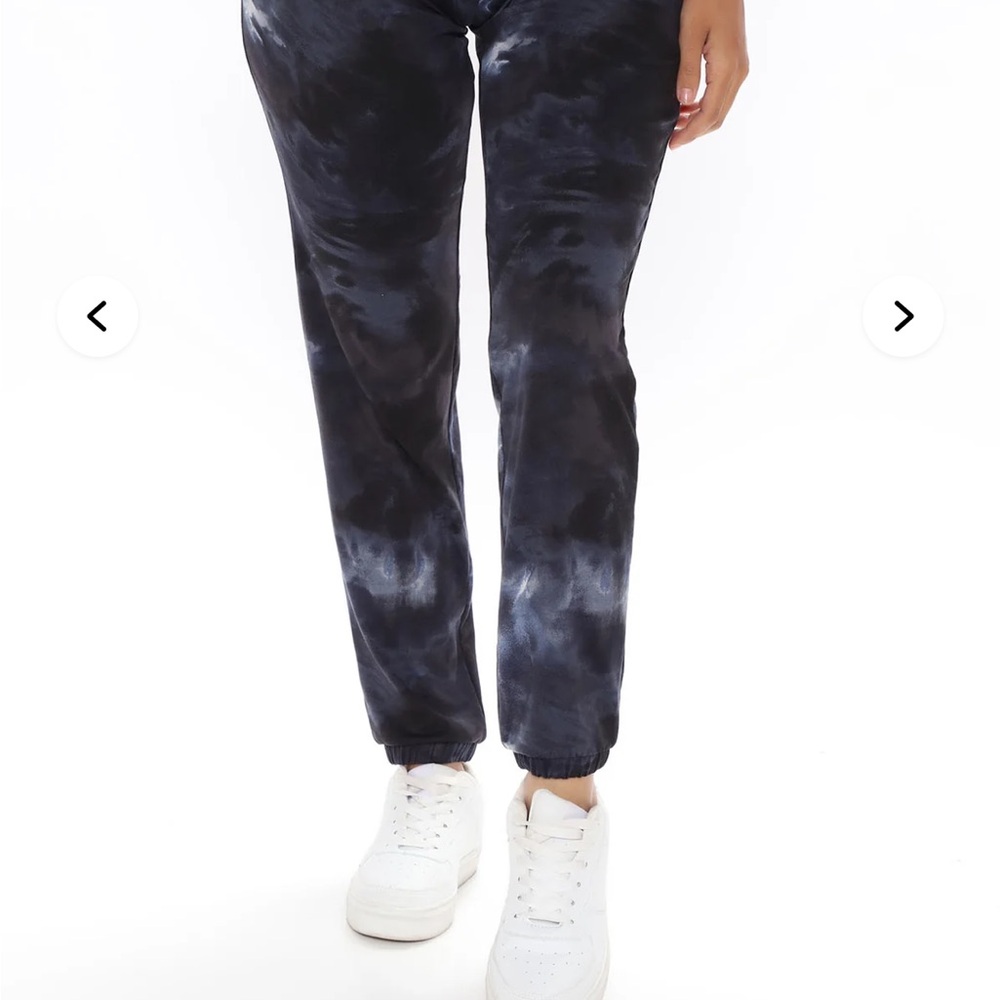 Women's Tie-Dye Jogger Pants - Picture 4 of 5